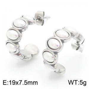 French retro personality ins style stainless steel creative C-shaped outer shell inlaid with oval pearl temperament silver earrings - KE115686-GC